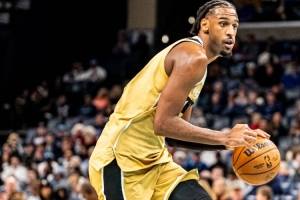 6帽！奇才主帅：我们要让萨尔成为球队防守支柱 他还在稳步提升